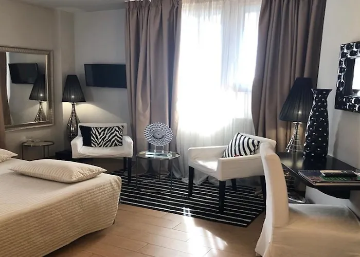 Residenza Ca' Degli Enzi 4*