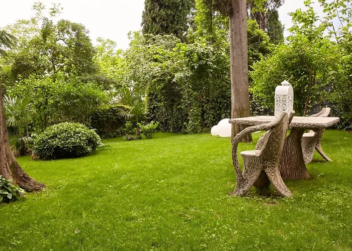Bed & Breakfast Residenza Ca' Degli Enzi 4*