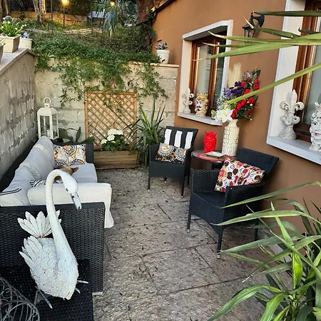 Bed and Breakfast Residenza Ca' Degli Enzi 4*