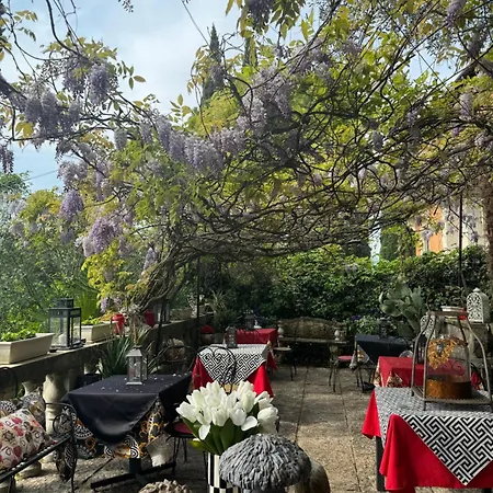 فندق مبيت وإفطار Residenza Ca' Degli Enzi 4*