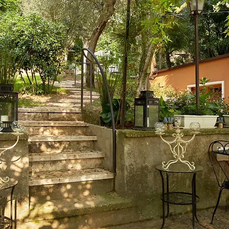 Bed and Breakfast Residenza Ca' Degli Enzi 4*