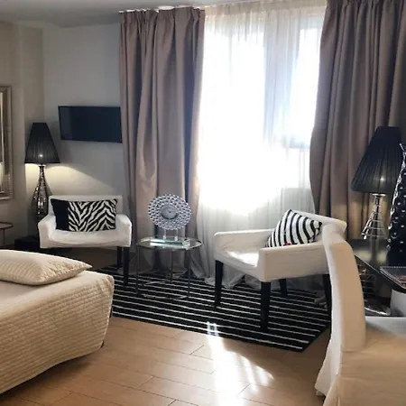 Residenza Ca' Degli Enzi 3*