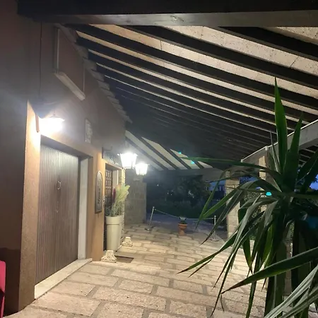 Residenza Ca' Degli Enzi B&B 베로나