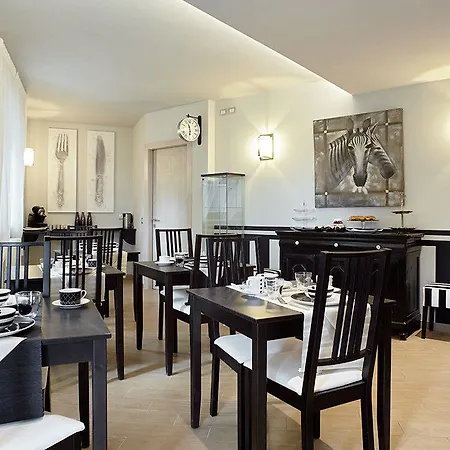 Residenza Ca' Degli Enzi 4*