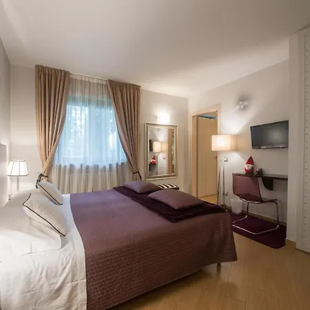 Residenza Ca' Degli Enzi 4* 베로나