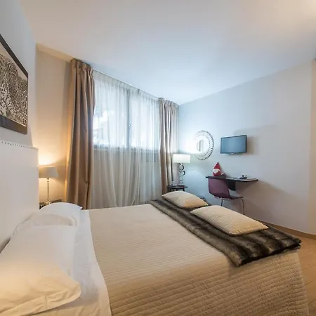 Residenza Ca' Degli Enzi B&B 베로나
