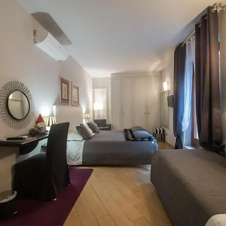 Bed and Breakfast Residenza Ca' Degli Enzi 3*