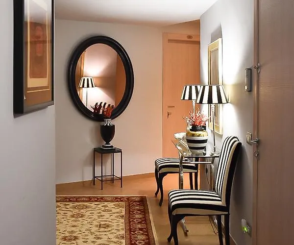 Residenza Ca' Degli Enzi 4*